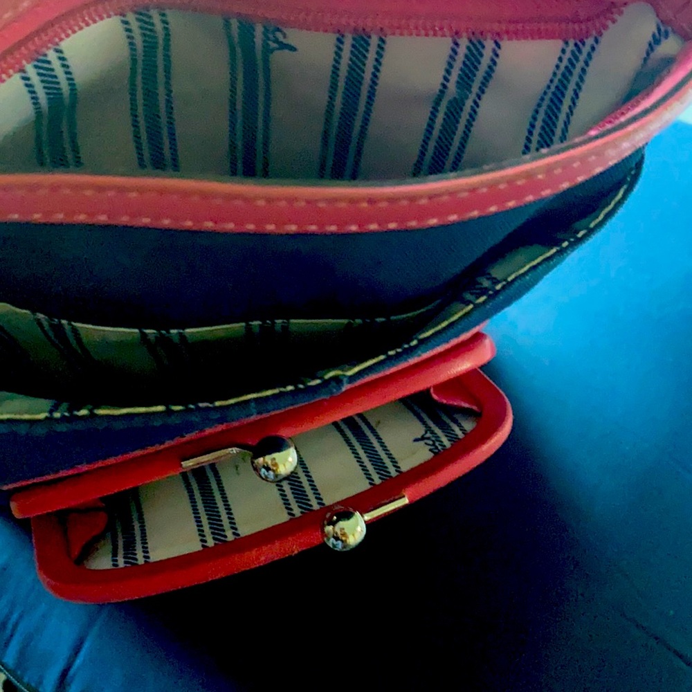 Authentic Coach Cross Body - Picture 7 of 7